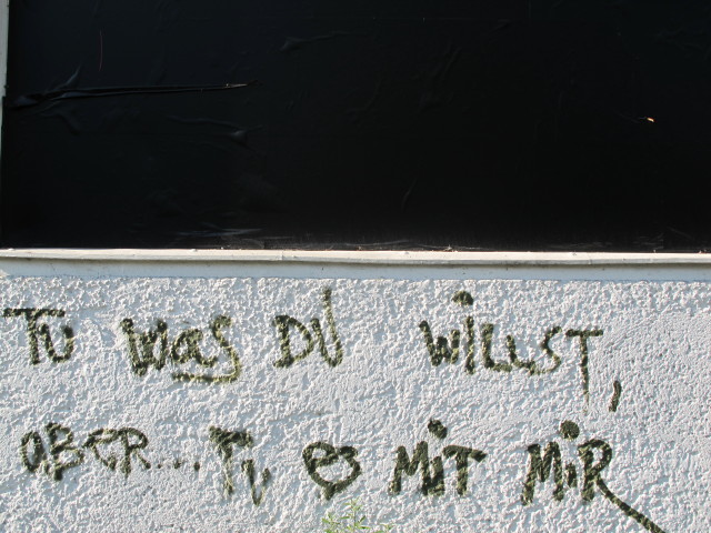 Graffito auf Club in Berlin 2010